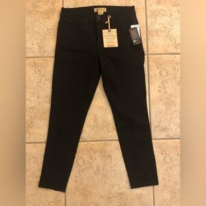 Democracy Lycra Mold & Hold Ab Technology Black Jeans 10